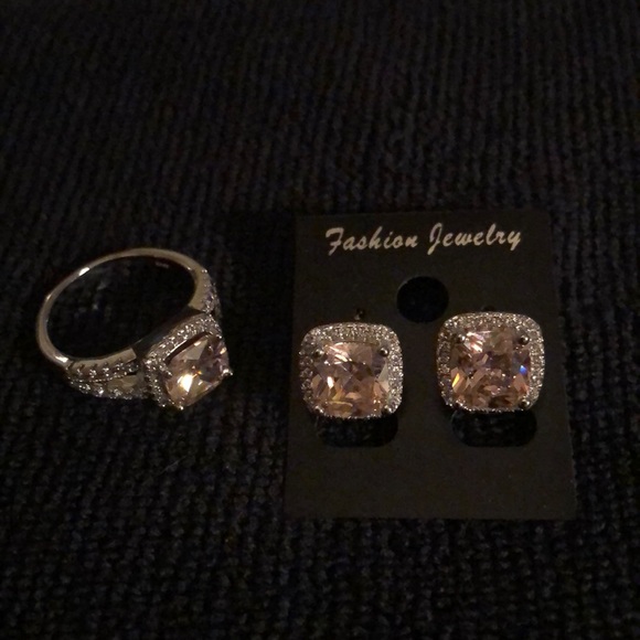 Cushion cut pink ring and earrings - Picture 2 of 5